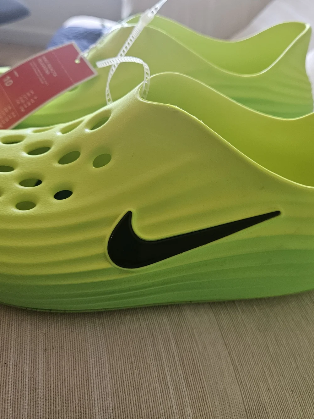 Nike Kids Water Clog in Neon Yellow-Green